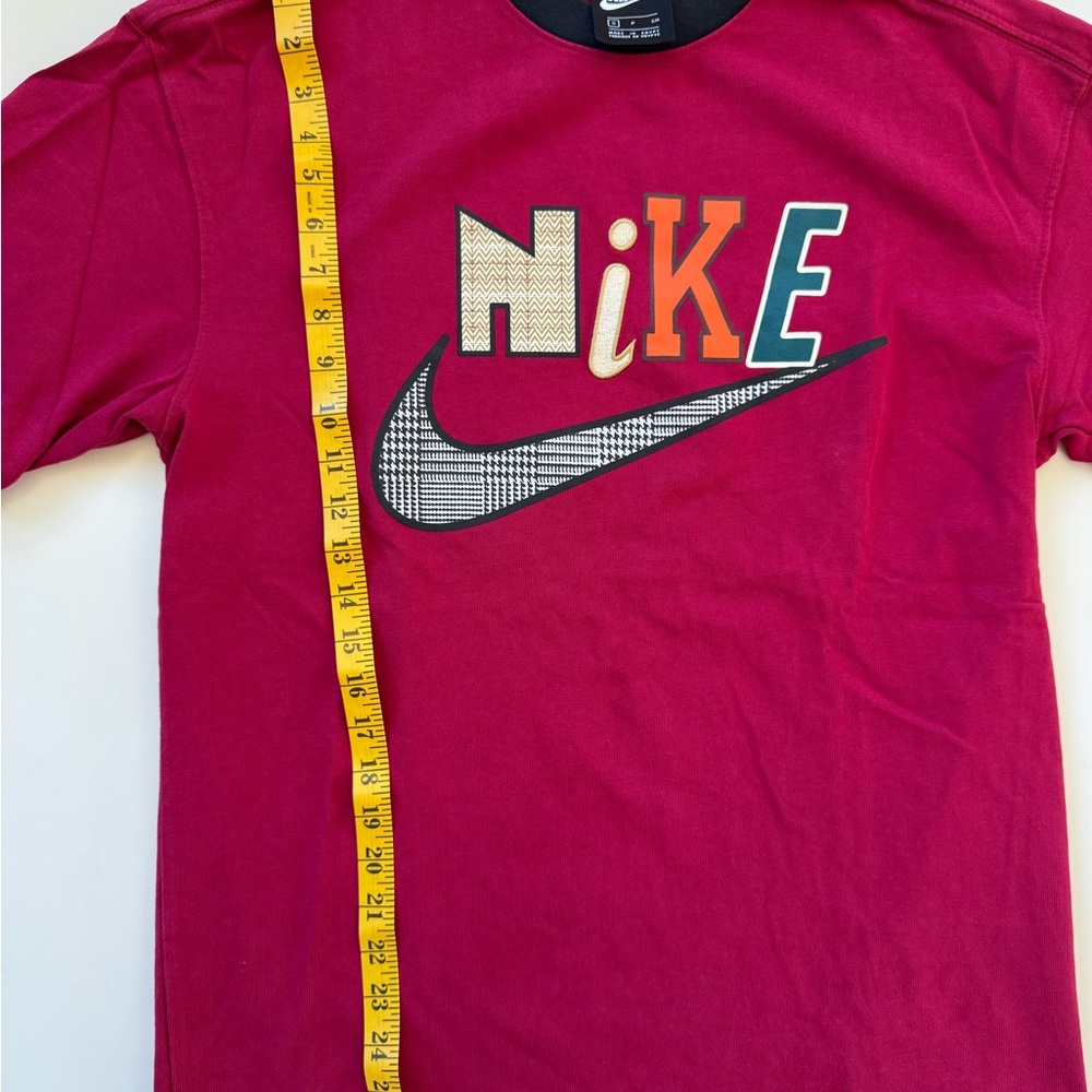 Nike Sportswear Men's Burgundy Graphic Tee - Picture 4 of 5